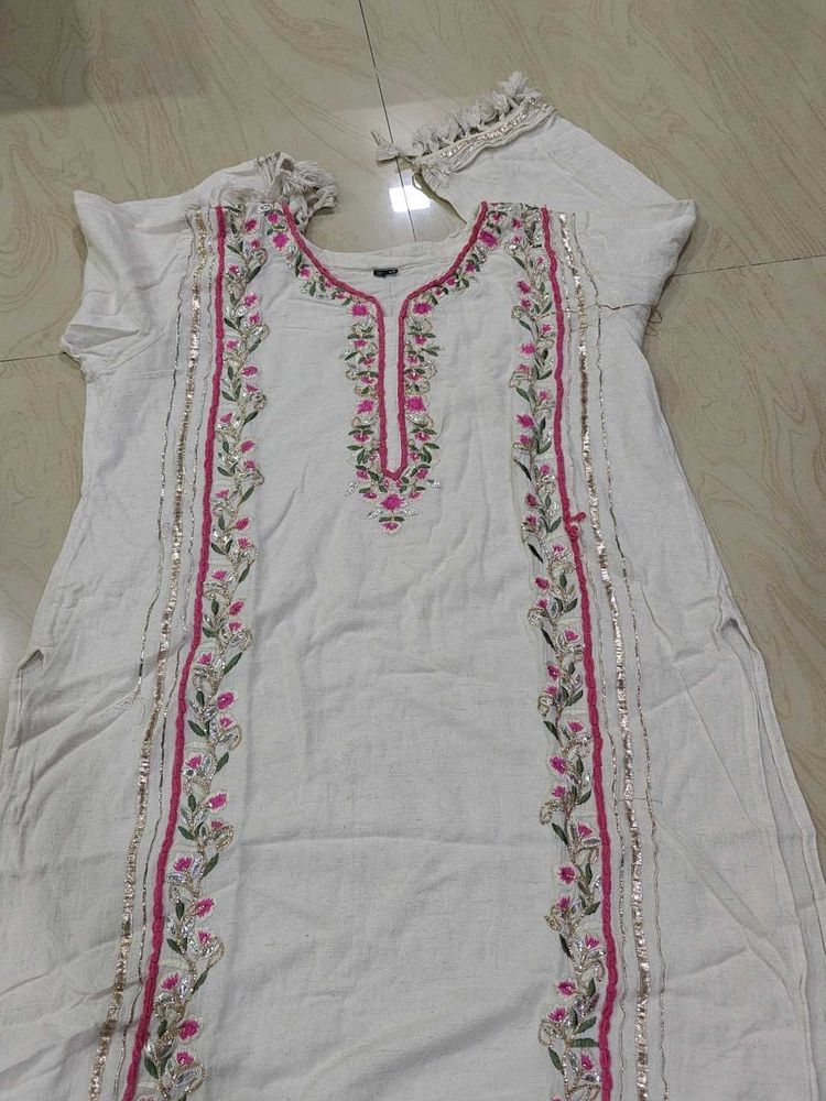Embroidered Kurta and Pants Set