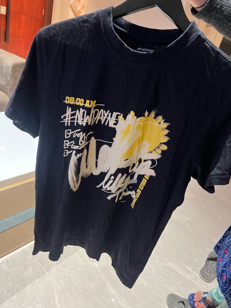 Stylish Graphic Print T-Shirt for Men