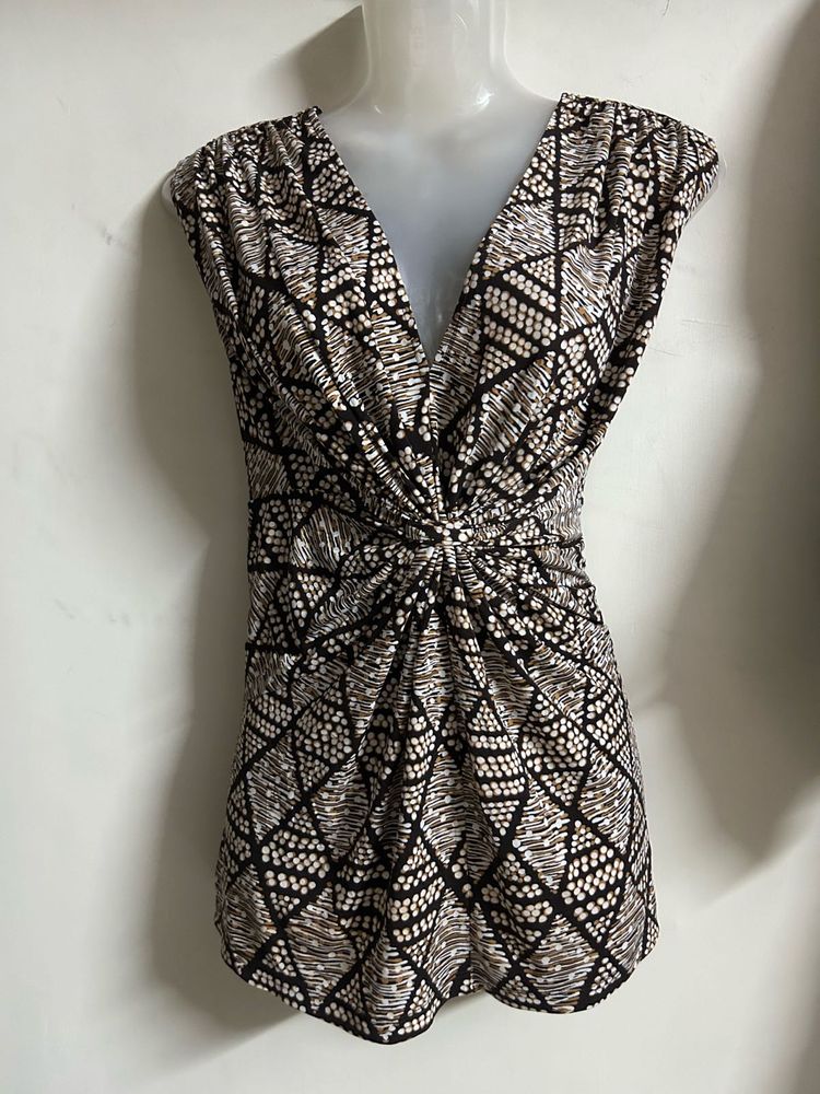 Stylish Printed Twist Front Top