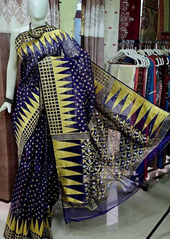Brand new Elegant Blue &amp; Gold maslin Saree