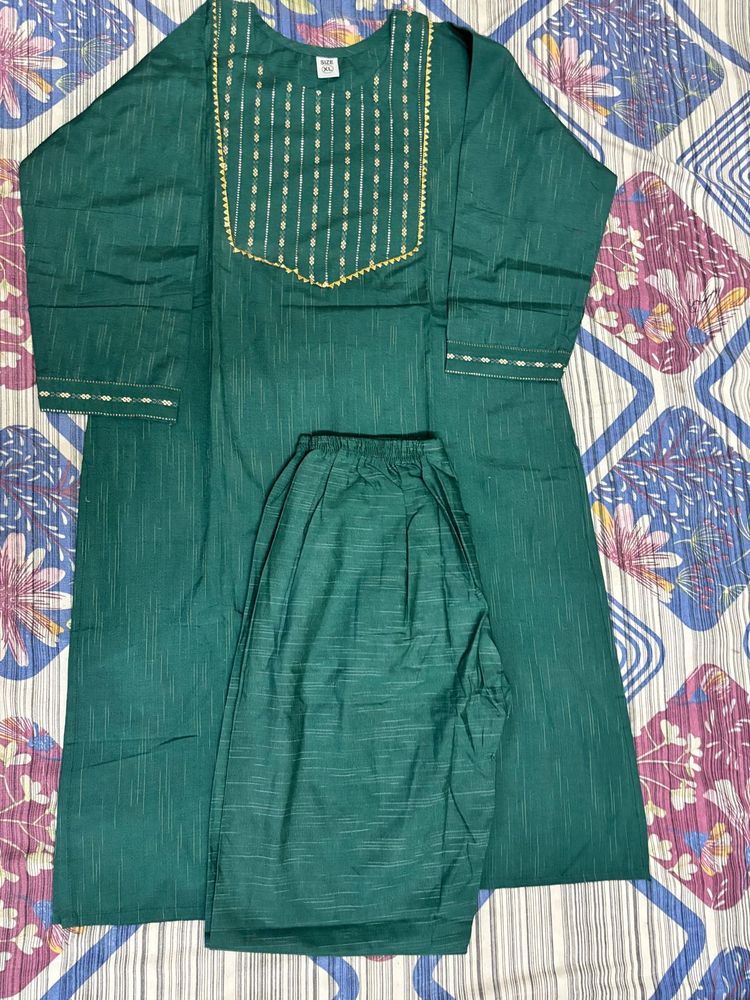 Elegant Emerald Green Kurta Set