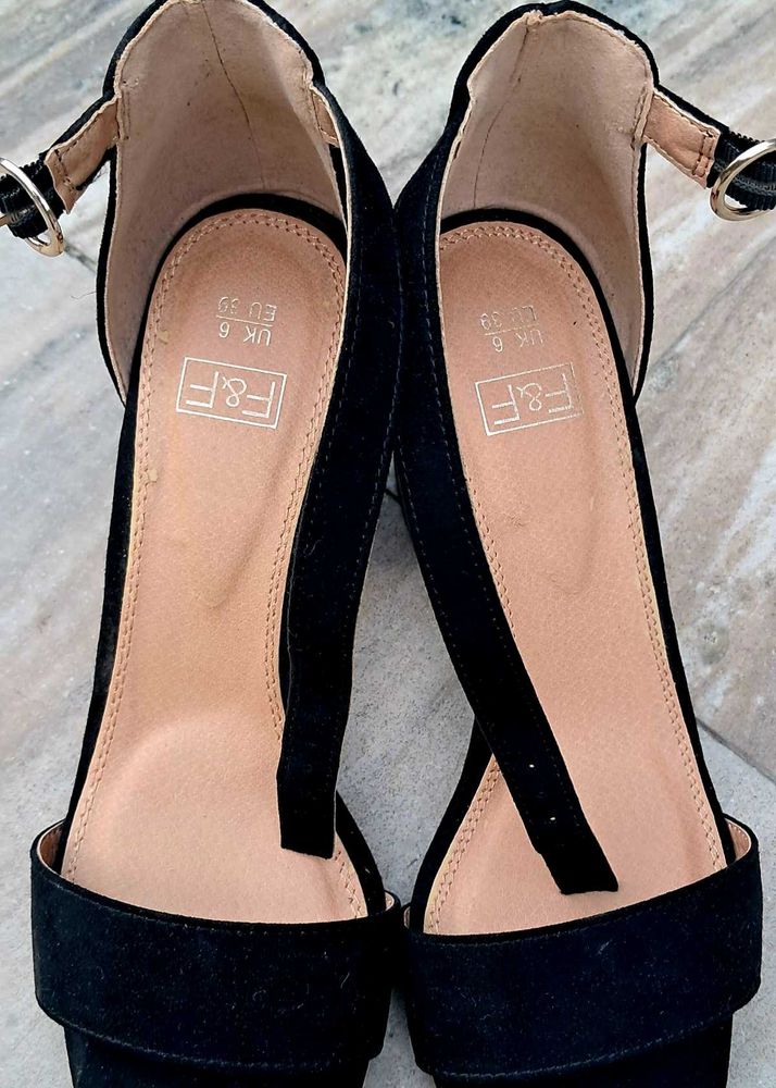Chic Black Ankle Strap Heels