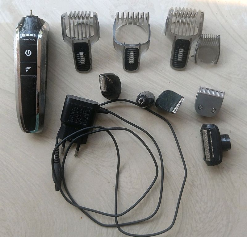 philips trimmer 7000 series With Original Charger