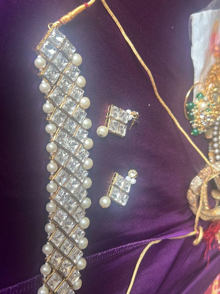 Elegant Kundan Necklace &amp; Earring Set