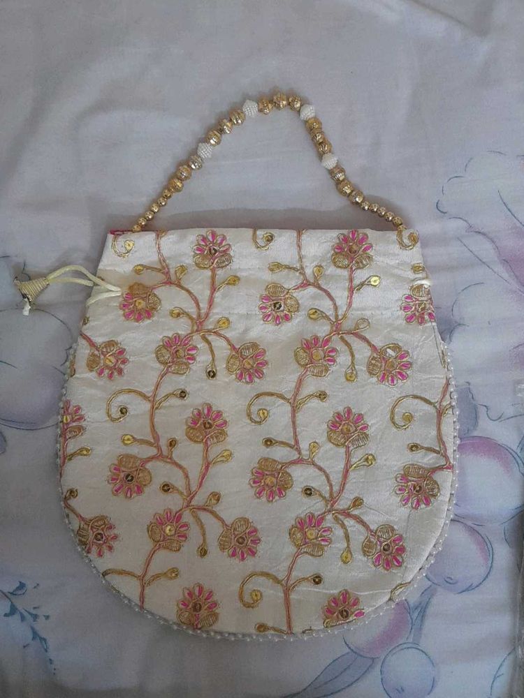 Embroidered Potli Bag🤩💗