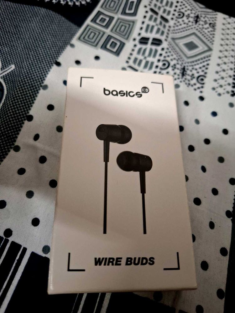 In-Ear Wired Headphones