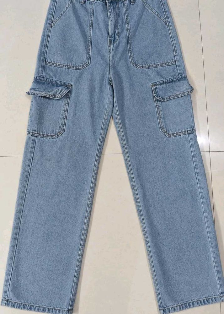 Light Wash Cargo Jeans🩵