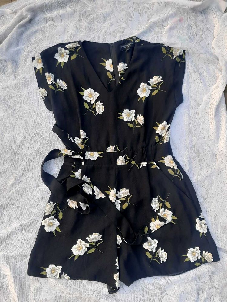 DOROTHY PERKINS Black floral playsuit