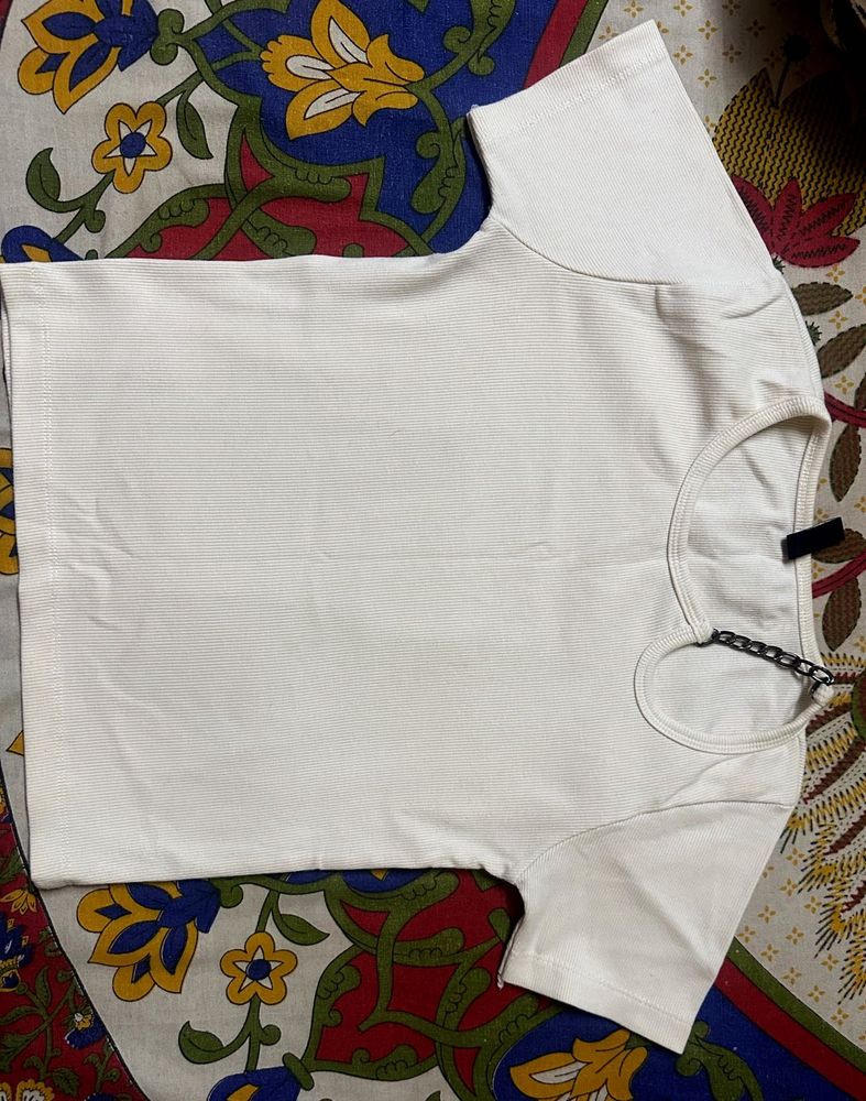 Ribbed White Cropped T-Shirt