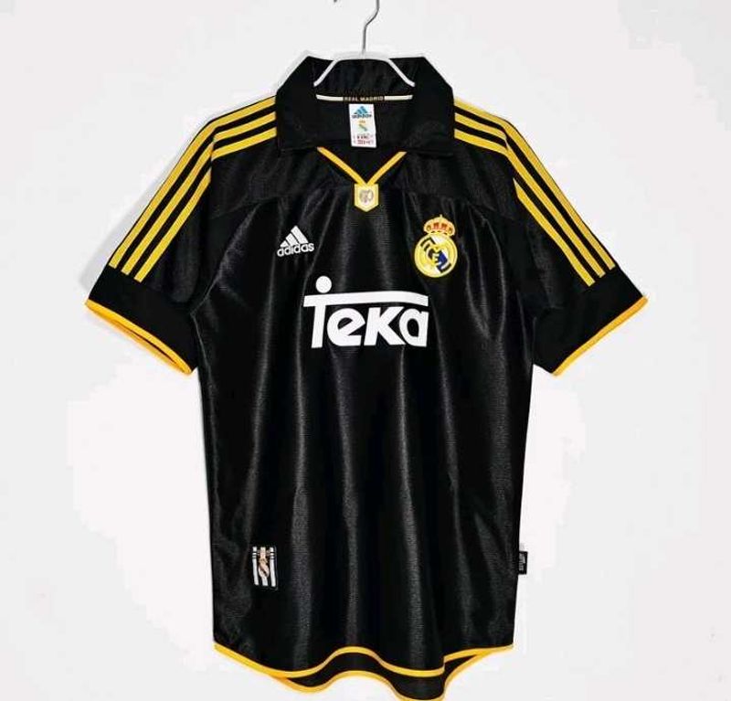 Real madrid 99/00 Away kit