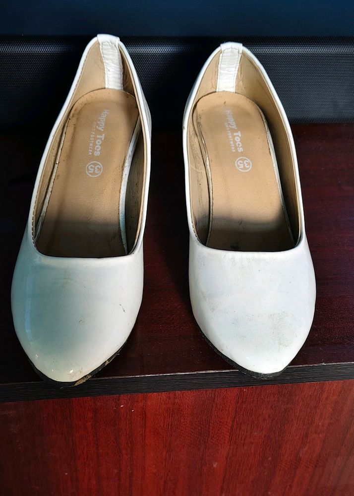 I Am Selling My New Heels