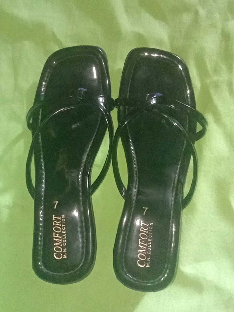 Comfort M.N. Collection Black Thong Sandals
