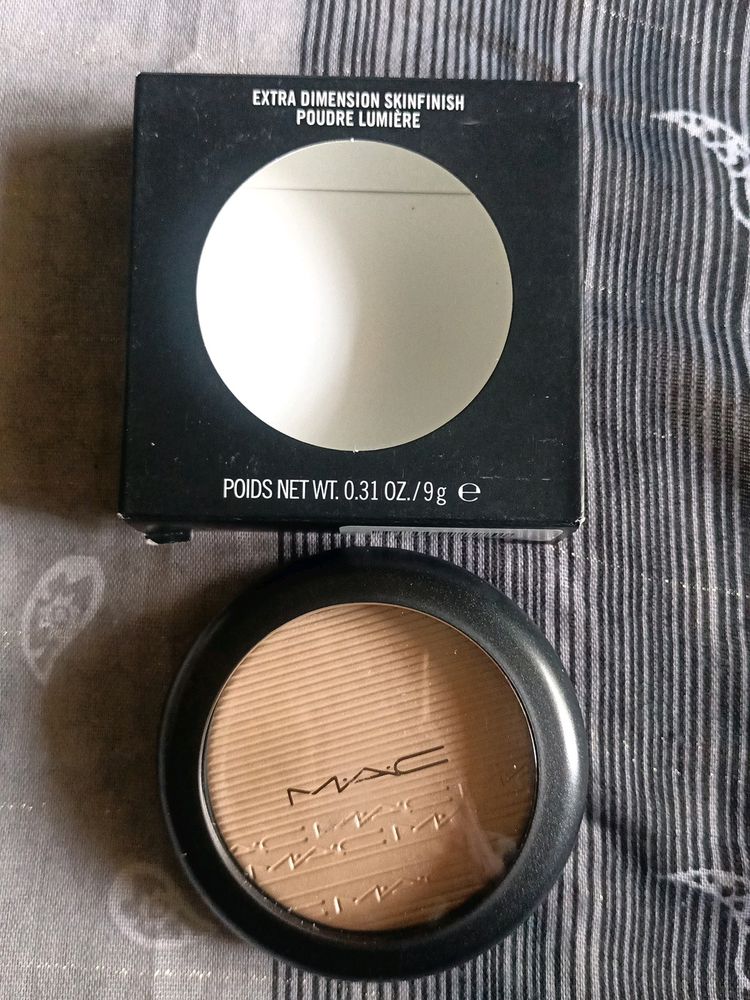 Mac highlighter and bobbi brown lipstick