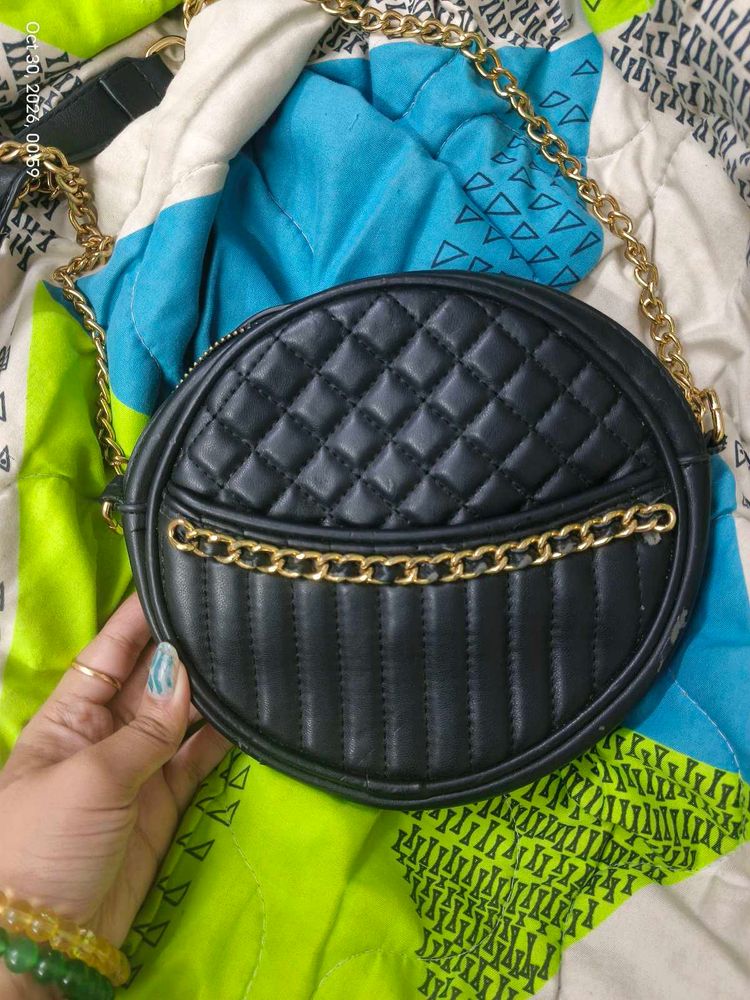 Chic Quilted Black Crossbody Bag