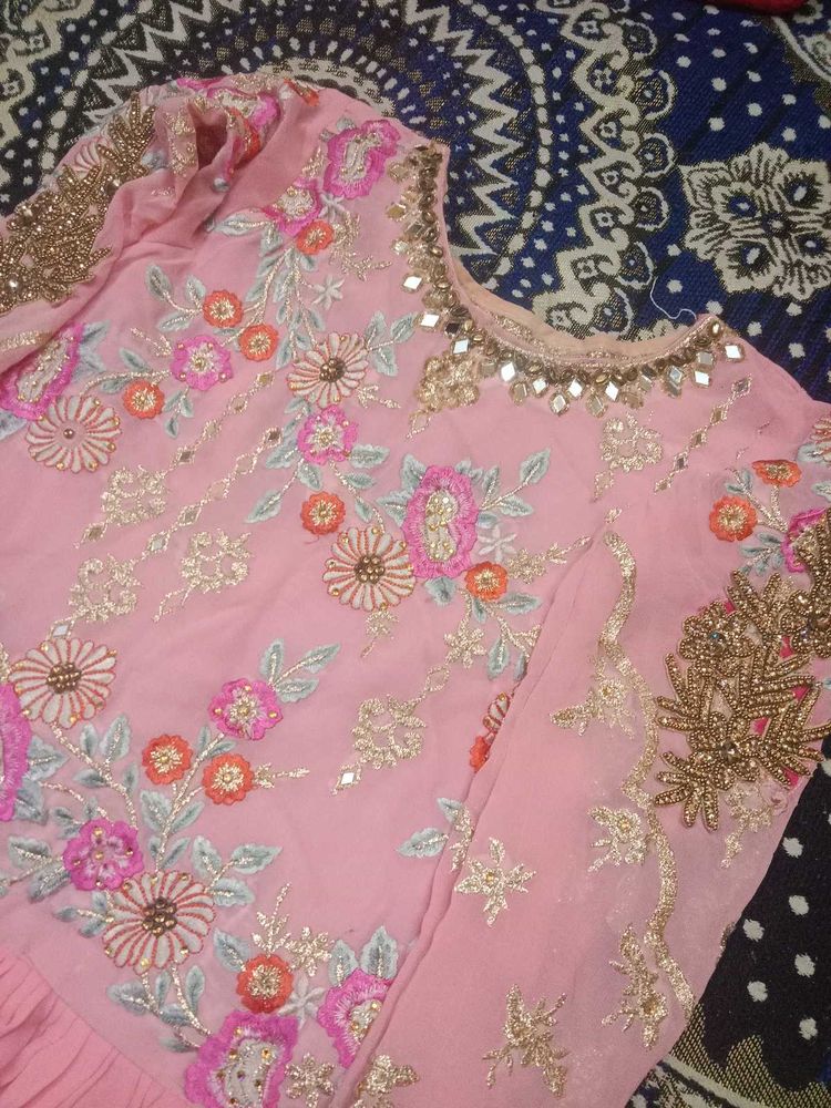 Elegant Pink Embroidered Kurta
