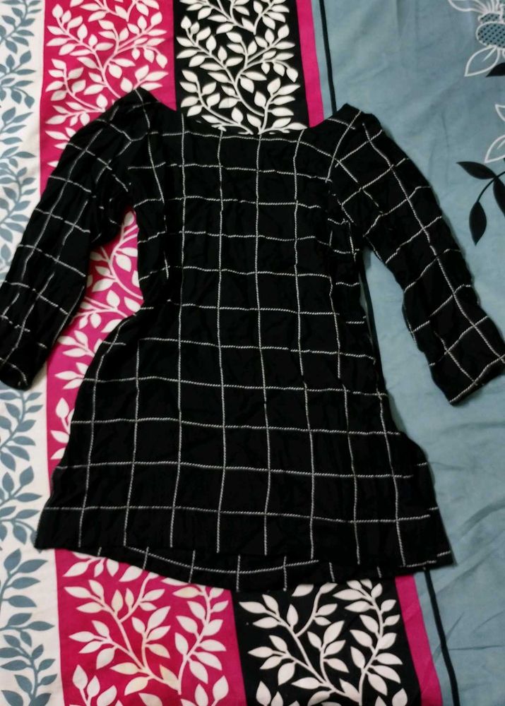 Black &amp; White Checkered Tunic Top