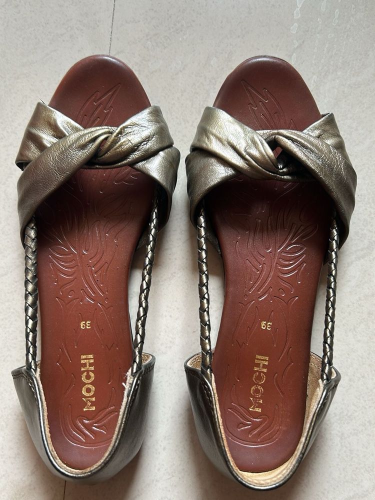 Stylish Mochi Open Toe Flats