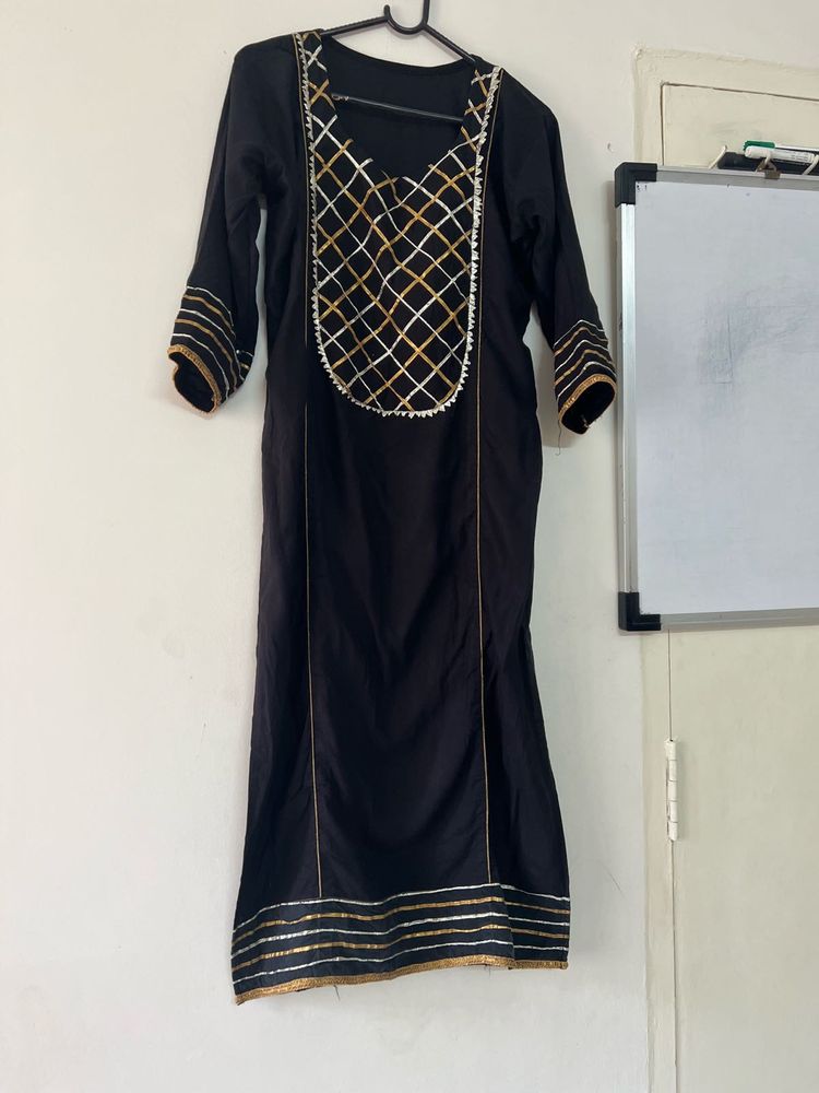 Elegant Black &amp; Gold Kurta