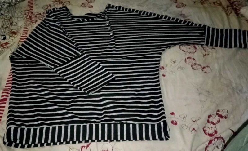 Black &amp; White Striped Dolman Sleeve T-Shirt