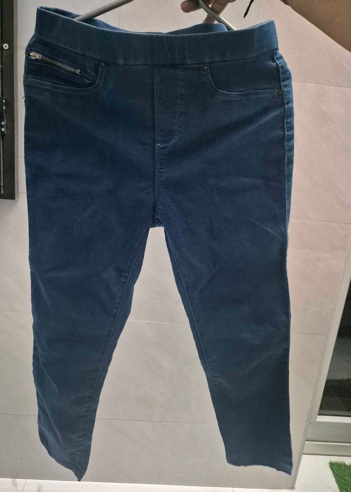 2 Cropped Jeans