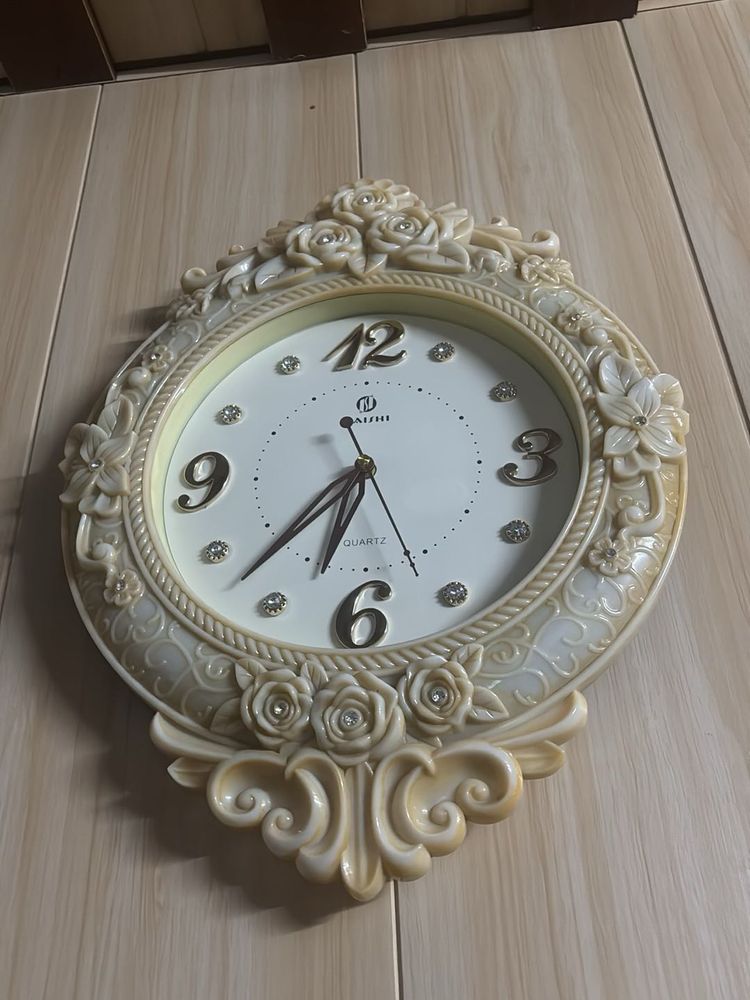 Vintage Floral Wall Clock