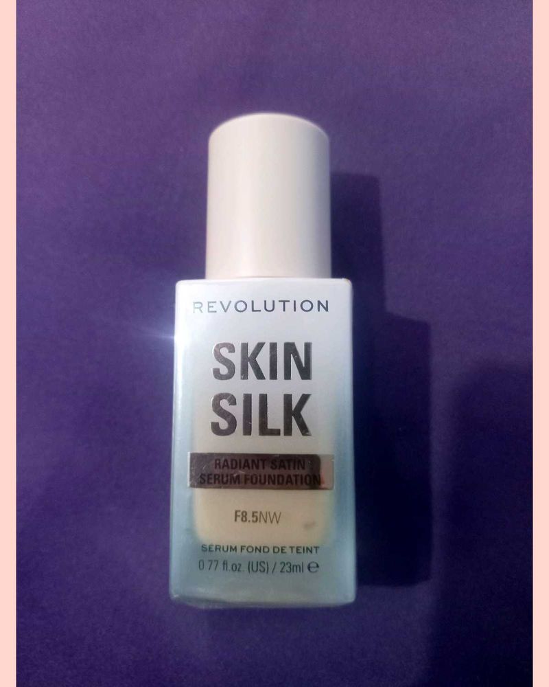 Makeup revolution skin silk foundation