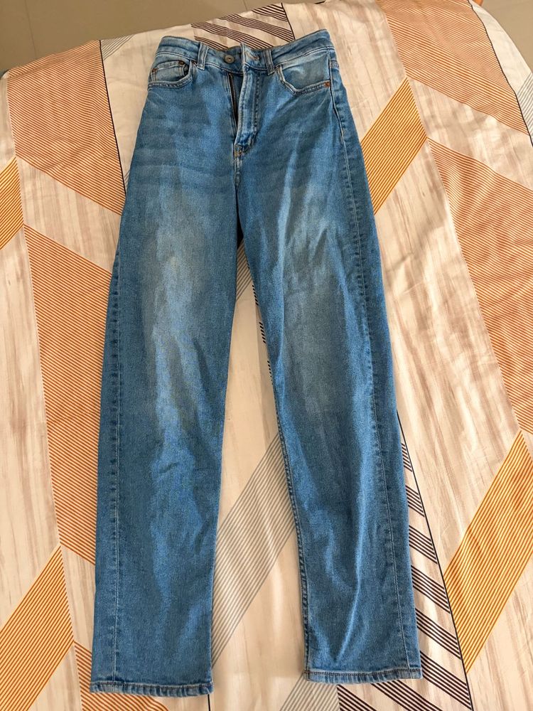 Classic Light Wash Straight Leg Jeans