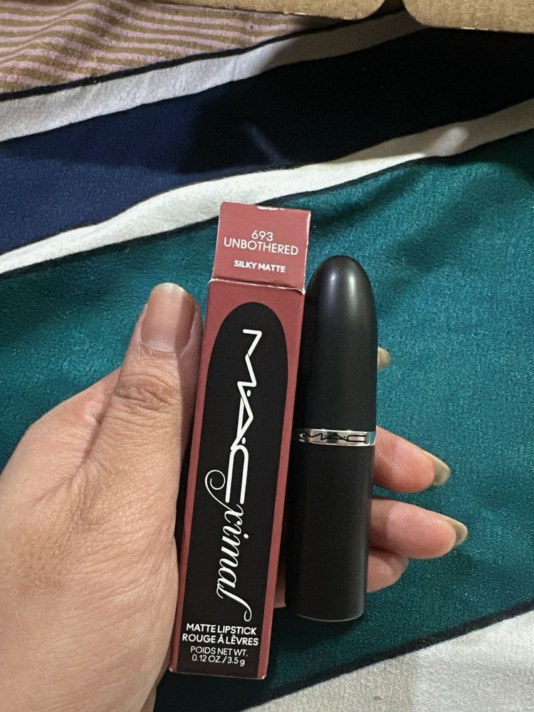 MAC Matte Lipstick - Unbothered