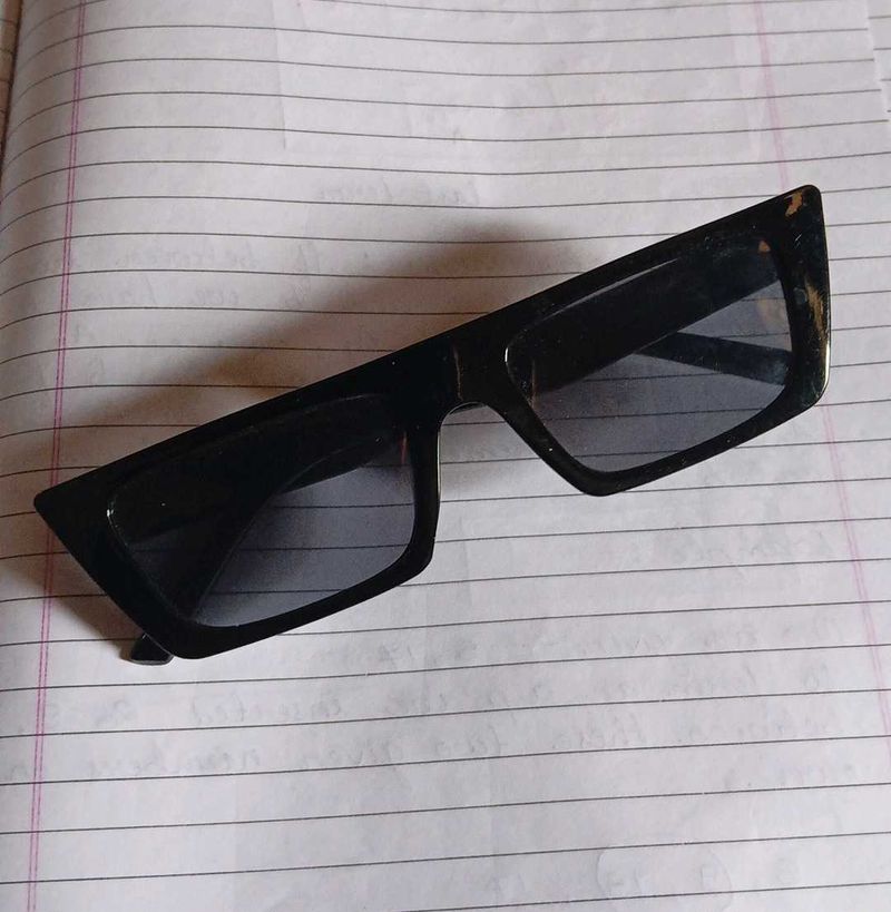 Stylish Black Rectangular Sunglasses