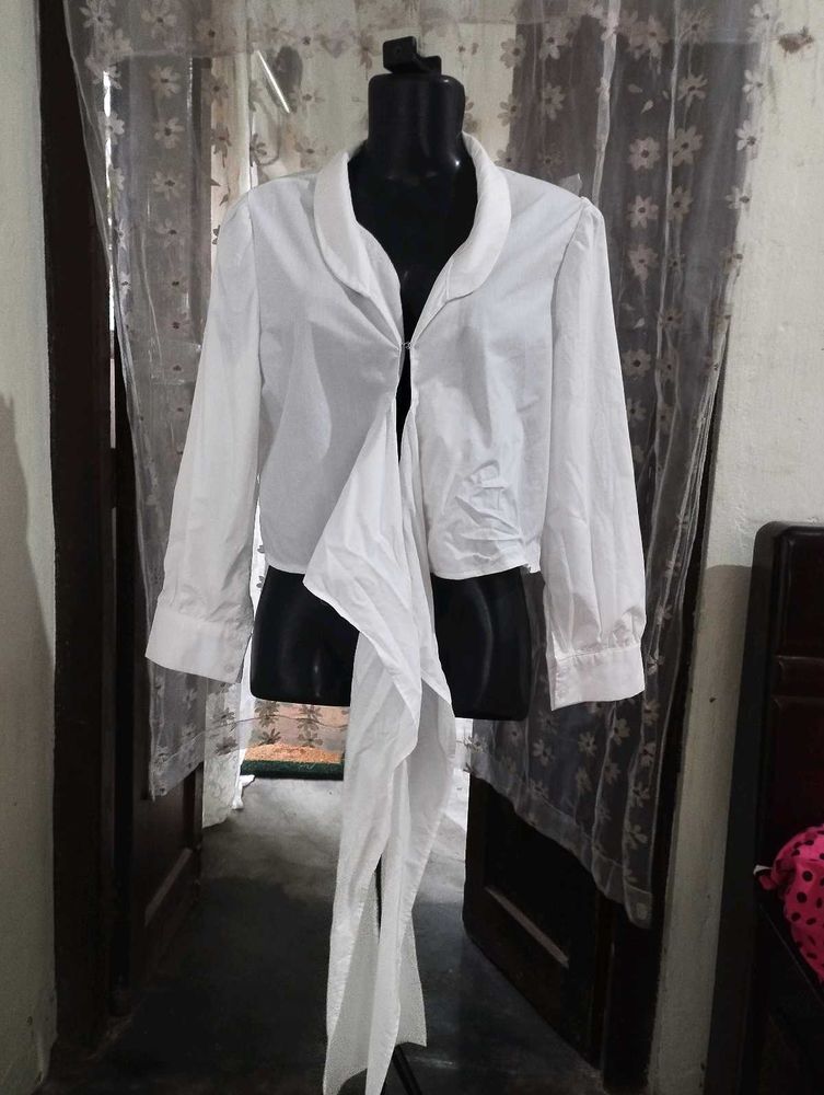Chic White Cropped Blouse