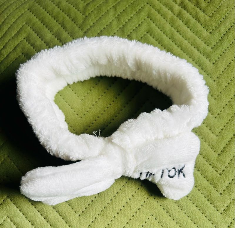 Brand New White Plush Headband ✨✨✨
