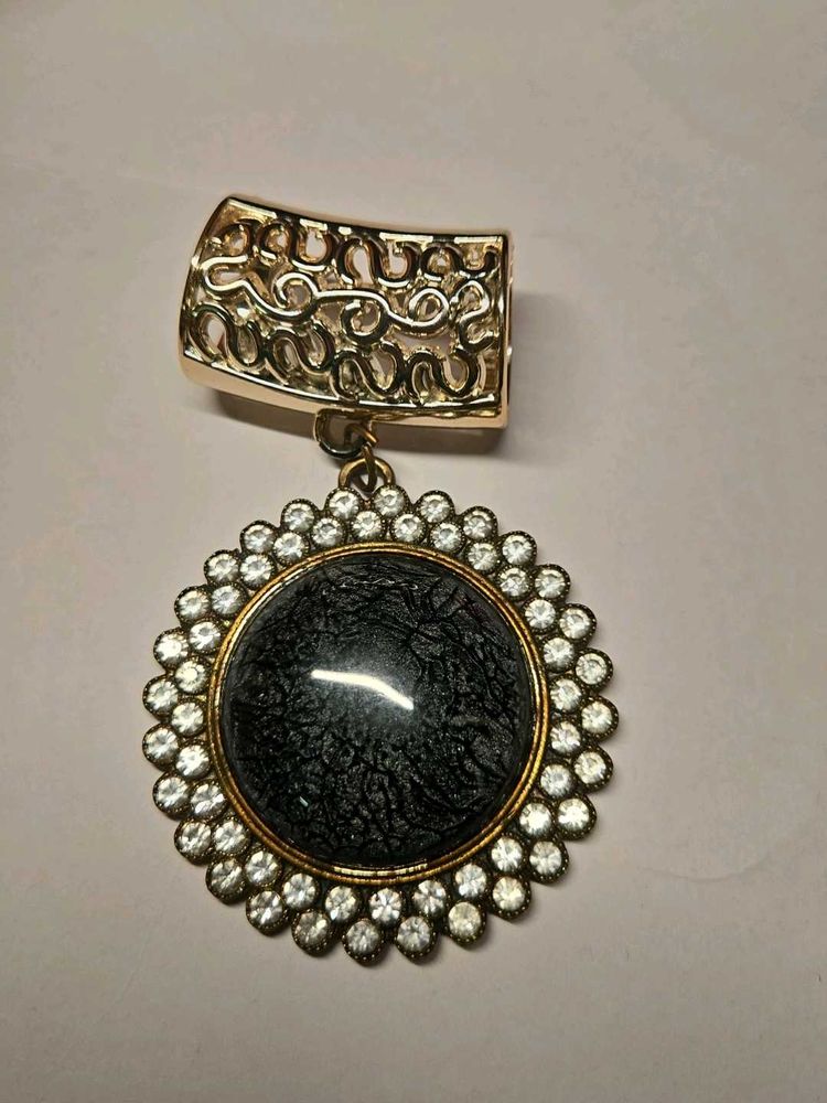 Elegant multi purpose Brooch with Black Stone &amp; Cr
