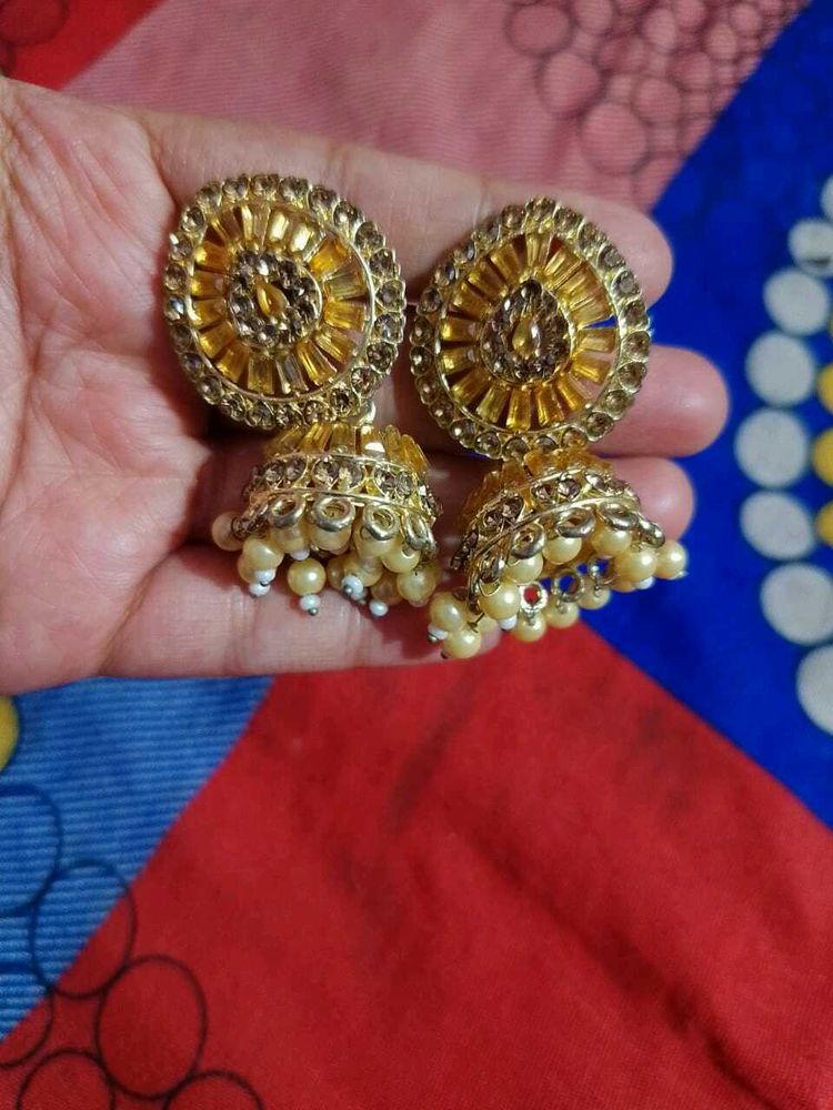 Elegant Gold Jhumka Earrings