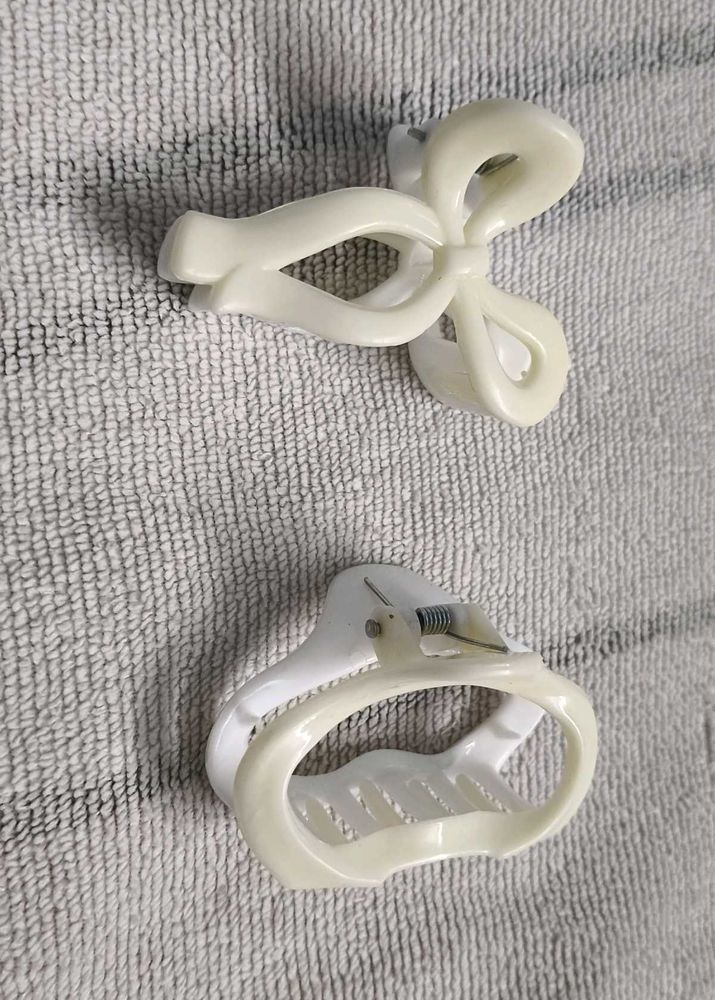 Cream Bow &amp; Claw Hair Clips Set