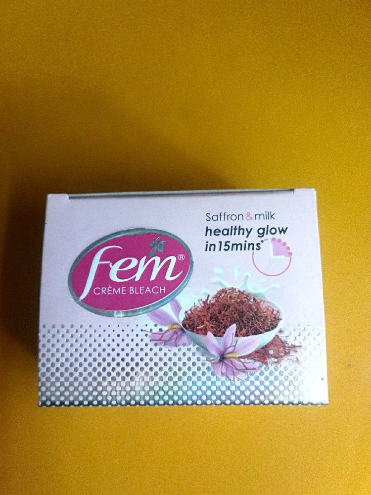 Fem Creme Bleach, Saffron &amp; Milk Healthy Glow. 5 Glows In 15 Mins