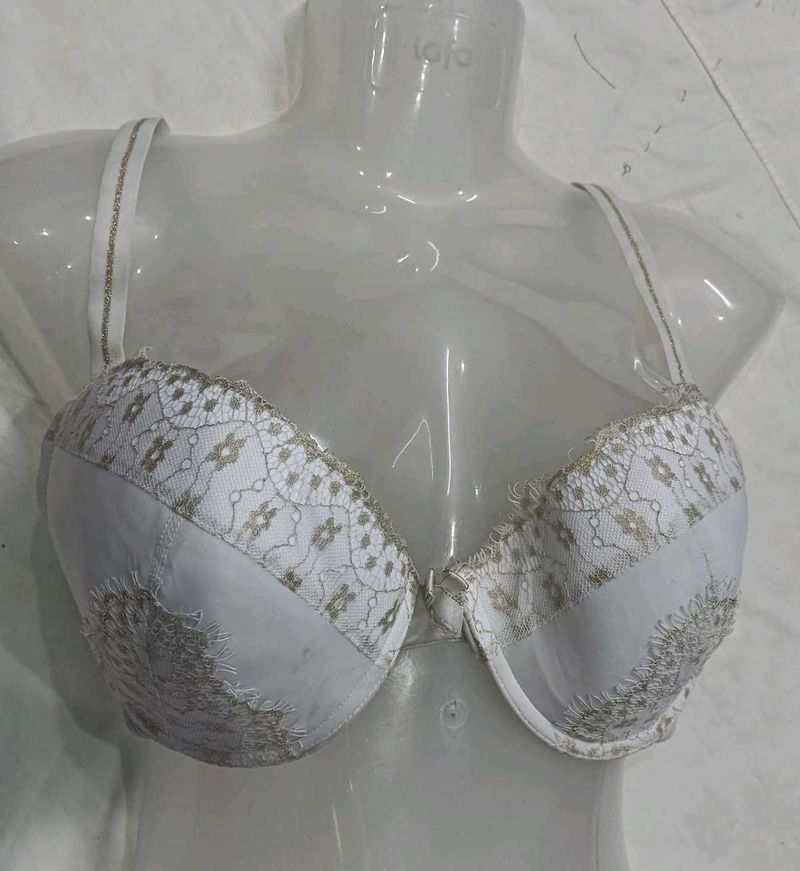 🪔 Elegant White Lace Bra