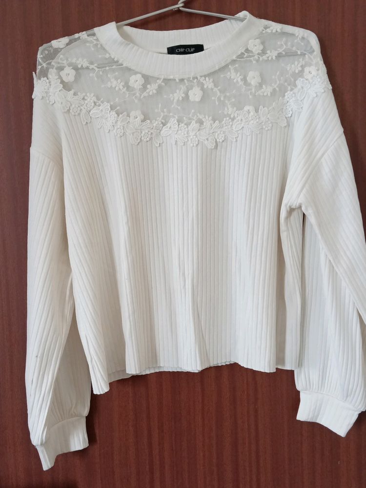 Cream White Top, With Net And Lace Neck. Size : L