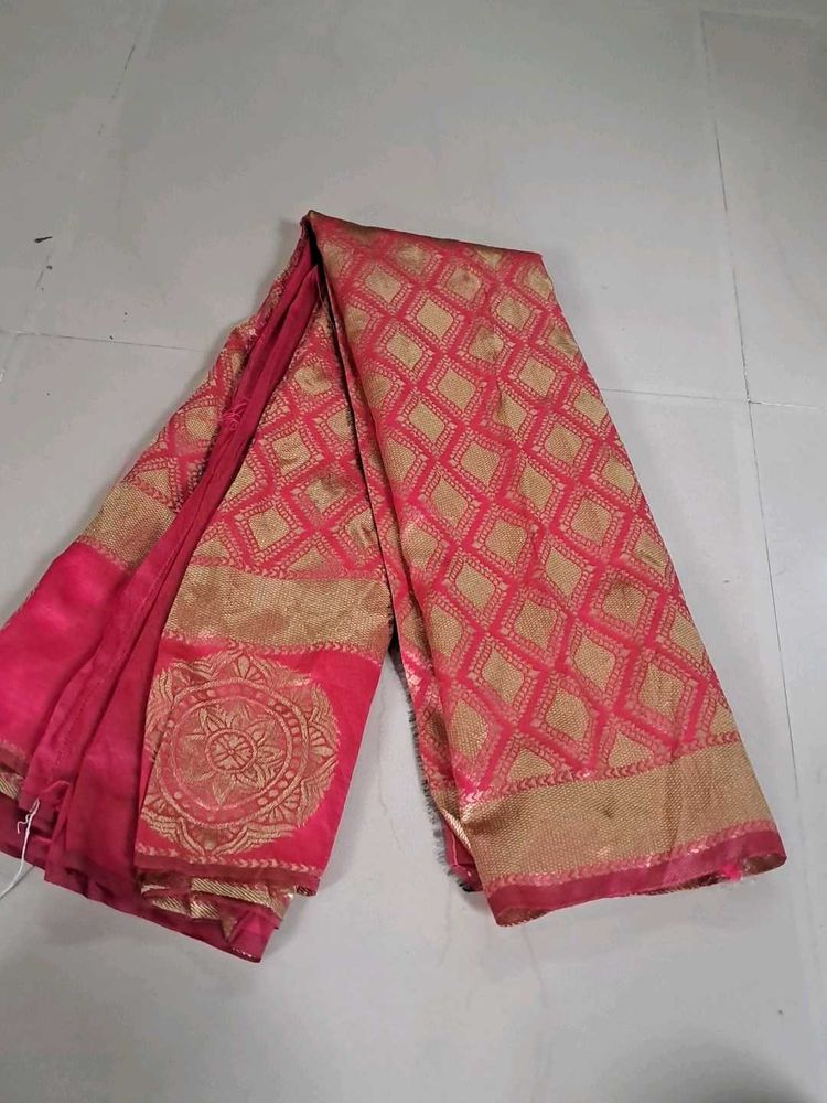 Elegant Pink &amp; Gold Saree