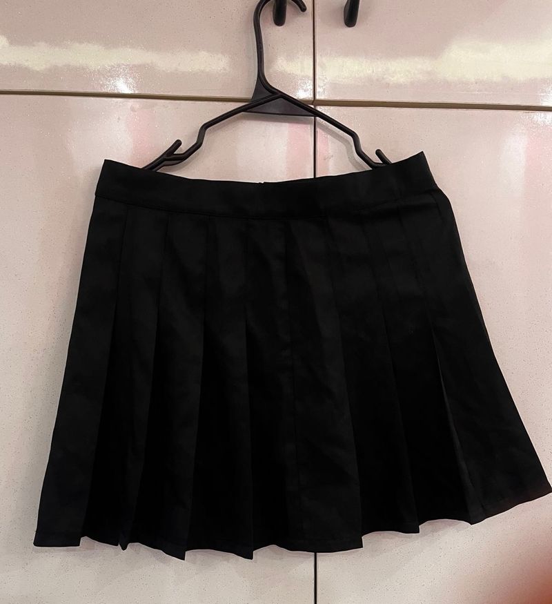 black skirt