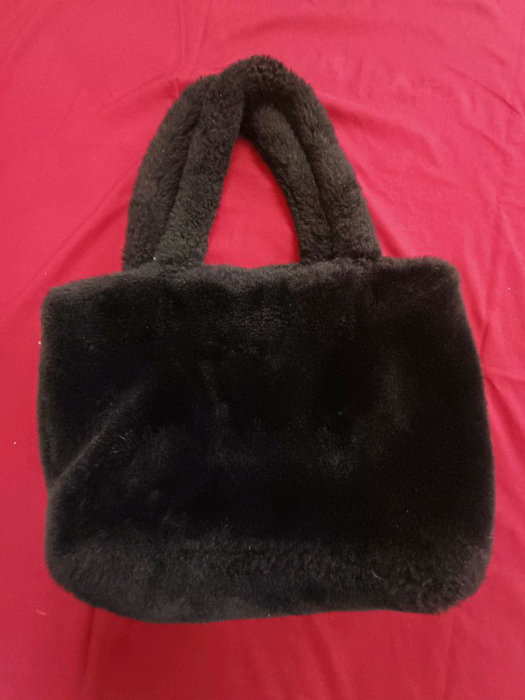 H&amp;M Faux Fur Fluffy Shoulder Bag
