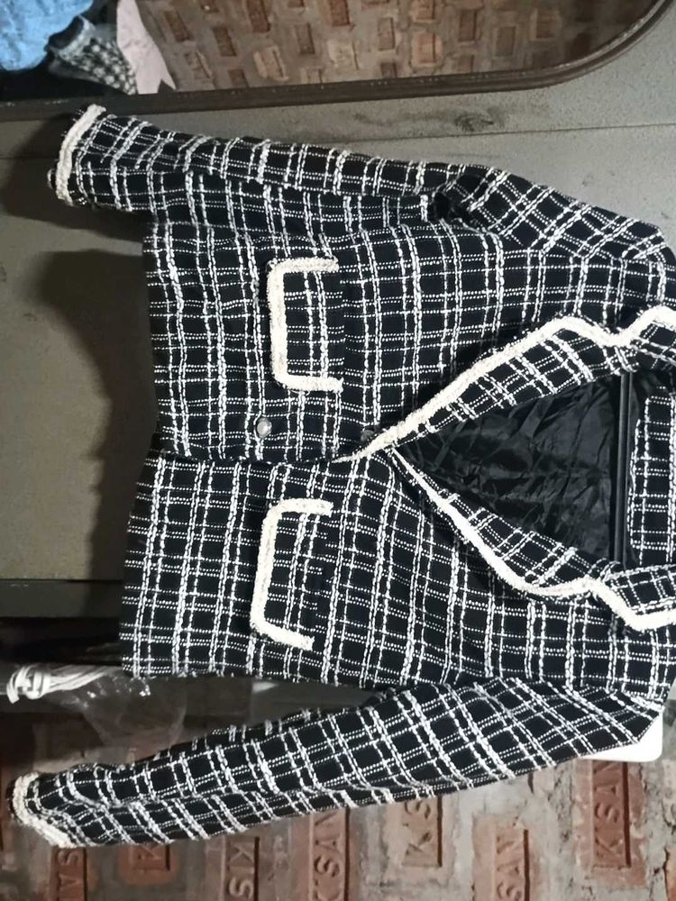 Chic Black &amp; White Plaid Blazer