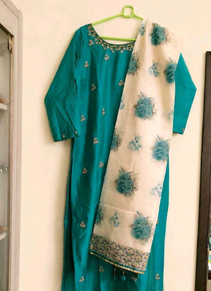 Teal Kurta Set with Floral Dupatta🦚🦚