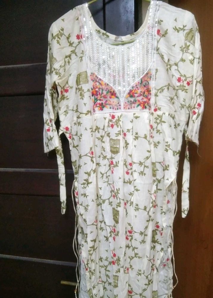 Beautiful White Floral Kurta (unused)
