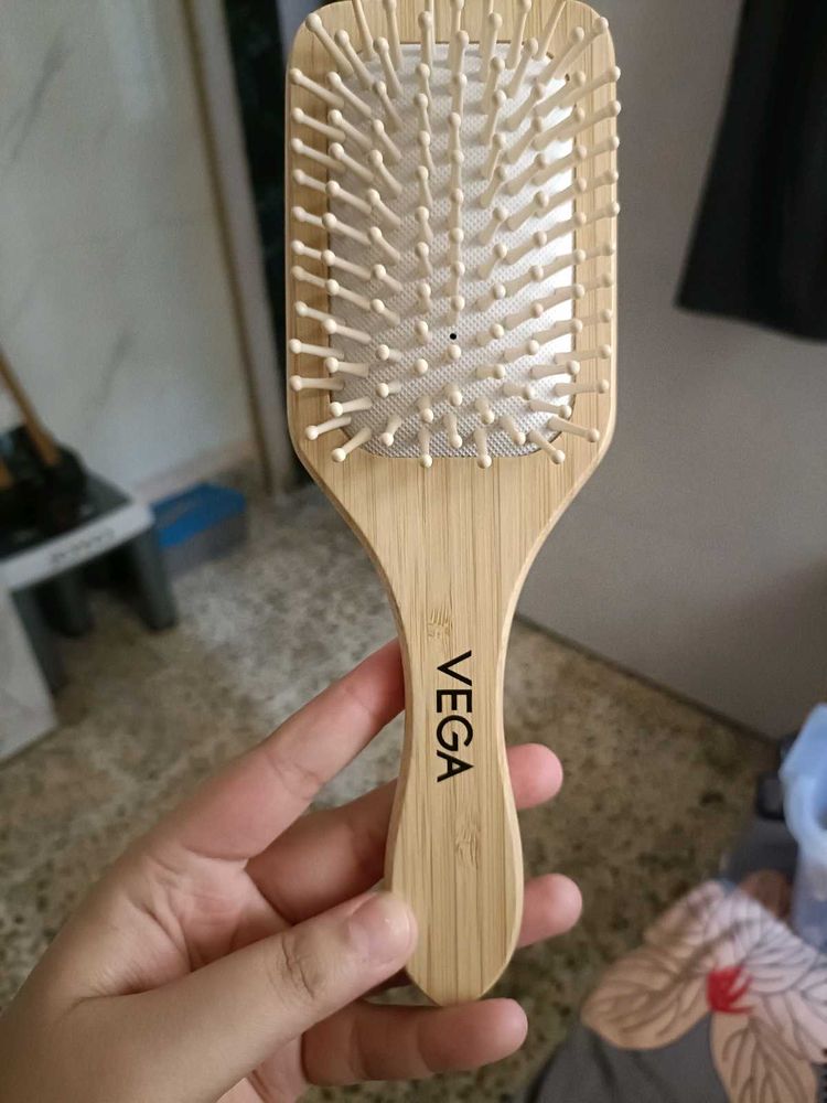 Vega Wooden Paddle Brush