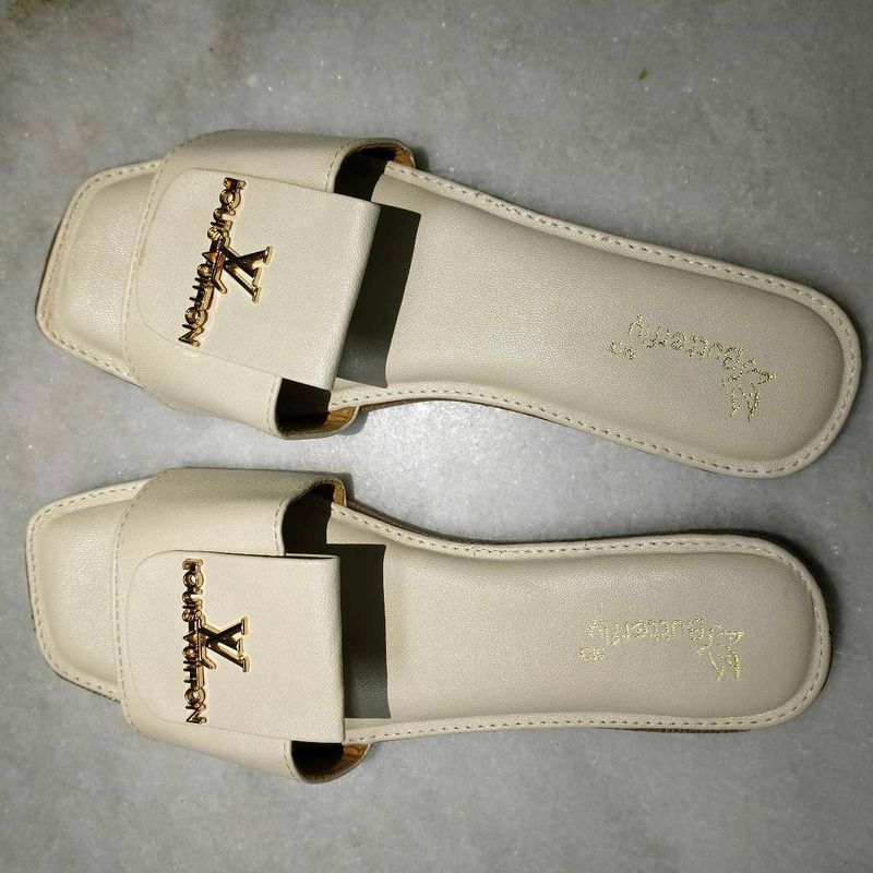 FIXED PRICE Stylish Women's Cream Slides