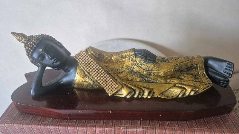 Reclining Buddha Statue - Serene Decor