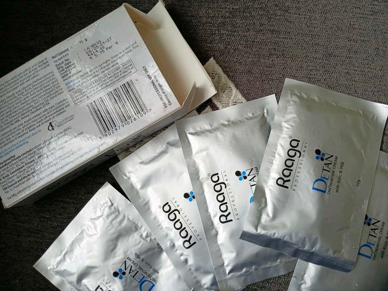 Raaga Professional Detan Cream Sachets