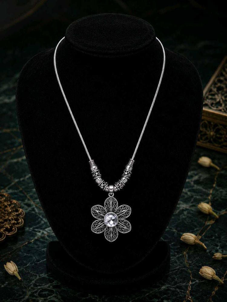 Vintage Flower Pendant Necklace
