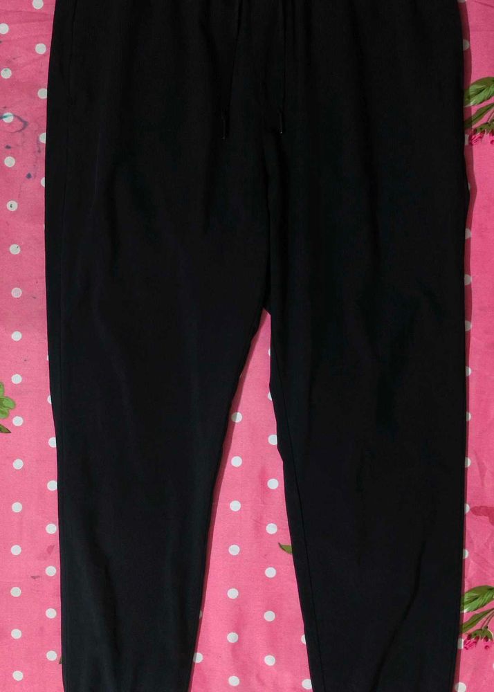 Max Comfortable Black Joggers