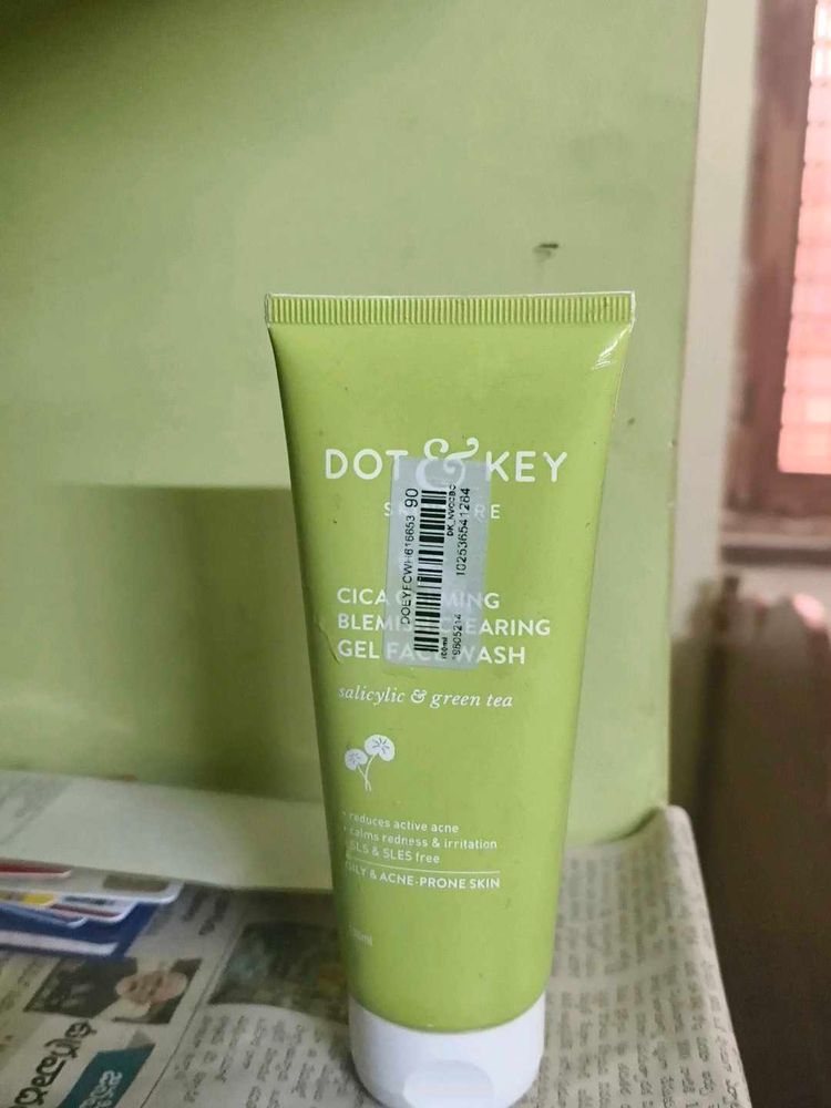 Dot &amp; Key CICA Clearing Face Wash